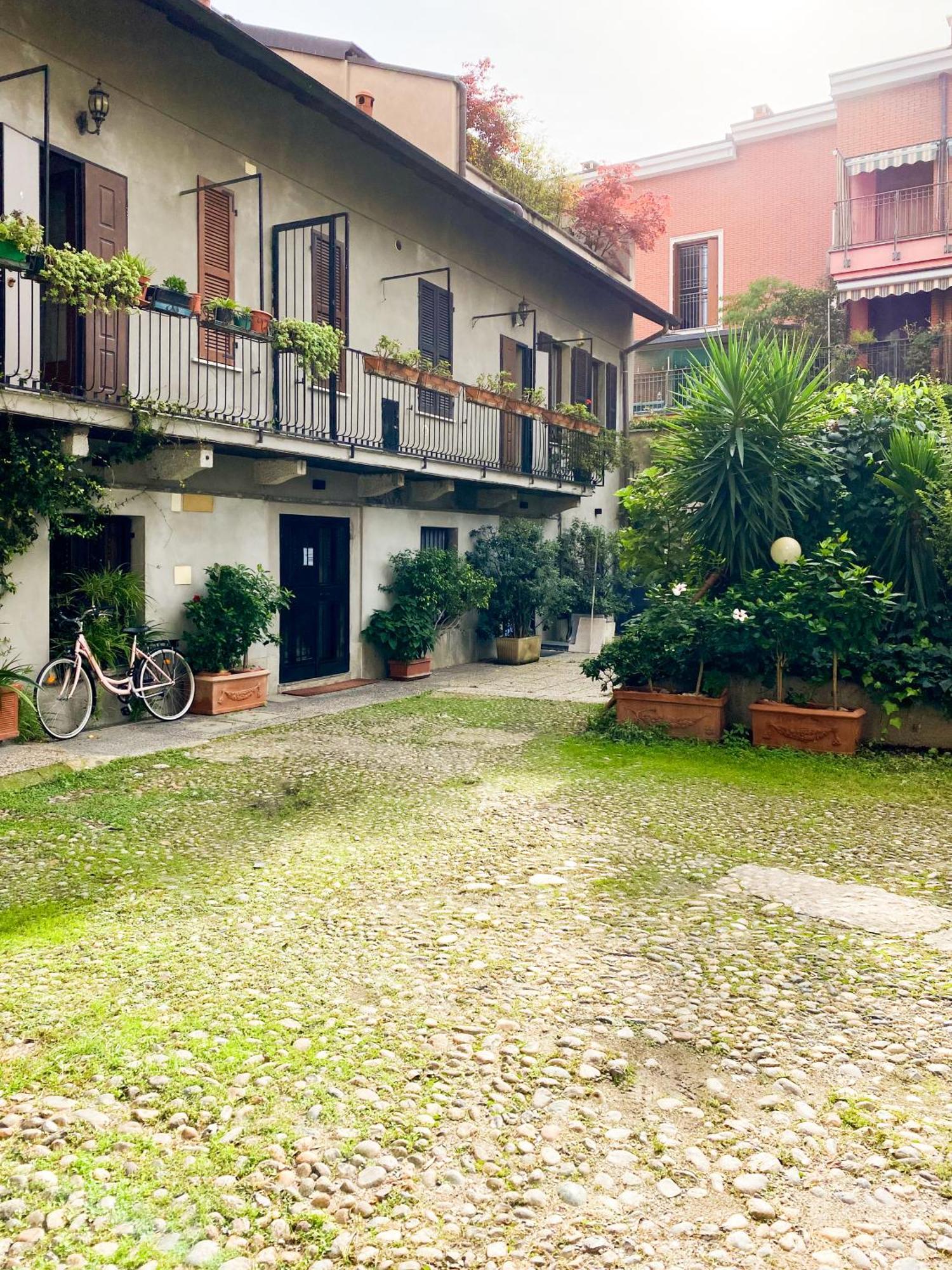 Brenta Place Milan Bagian luar foto